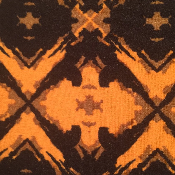 LulaRoe one size leggings - Picture 2 of 3